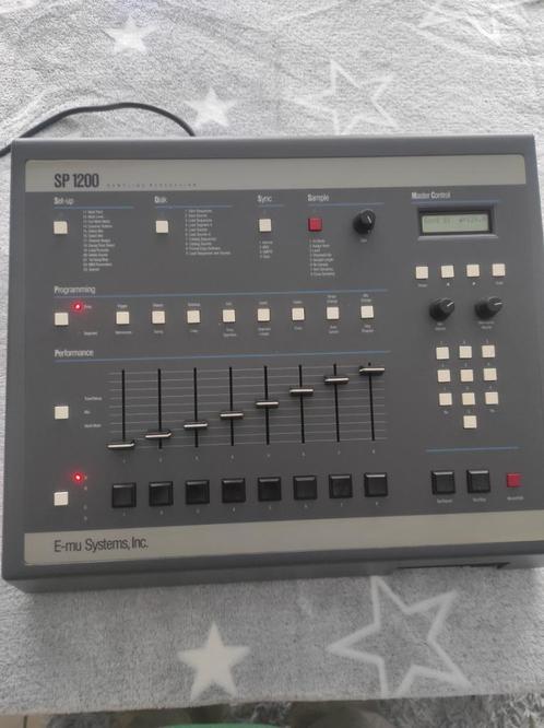 Emu SP 1200 Grise 7030, Musique & Instruments, Échantillonneurs, Utilisé, Envoi