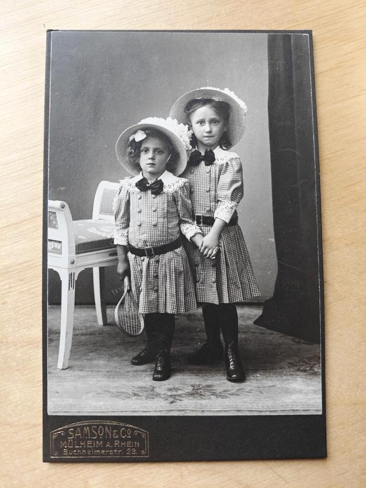 Originele foto ca. 1900 – twee meisjes met hoed, Verzamelen, Foto's en Prenten, Zo goed als nieuw, Foto, Ophalen of Verzenden