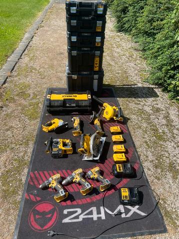 Kit DeWALT complet  disponible aux enchères