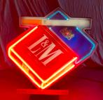 L&M neon lichtreclame, Ophalen