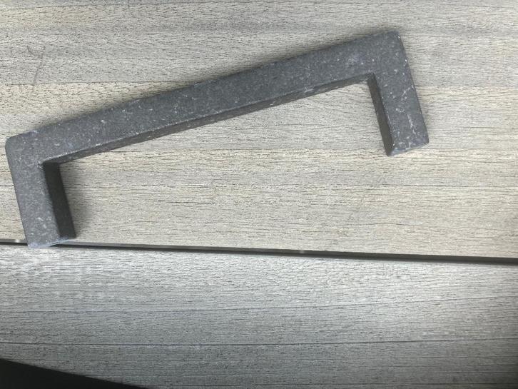 Meubelbeslag Dauby (handvaten kasten en laden), Doe-het-zelf en Bouw, Hang- en Sluitwerk, Nieuw, Klink of Kruk, IJzer, Ophalen