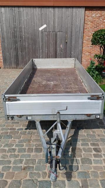 Plateau aanhangwagen  beschikbaar voor biedingen