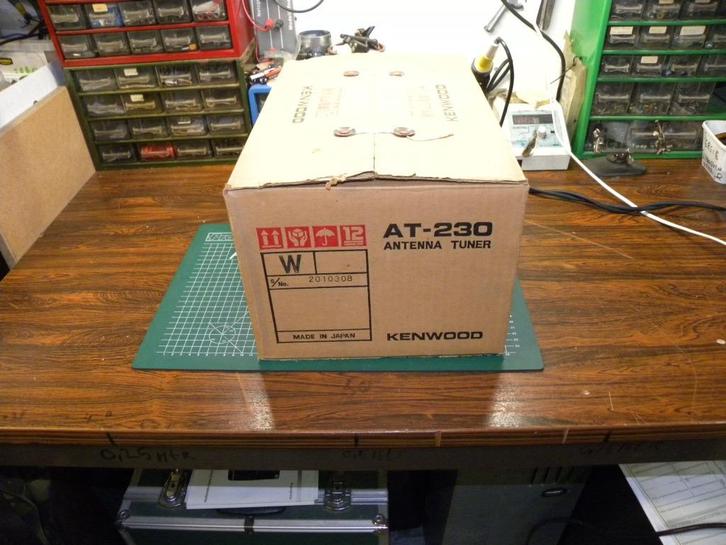 kenwood at 230 doos met lichte schade (enkel verpakking), Telecommunicatie, Zenders en Ontvangers, Gebruikt, Zender en Ontvanger