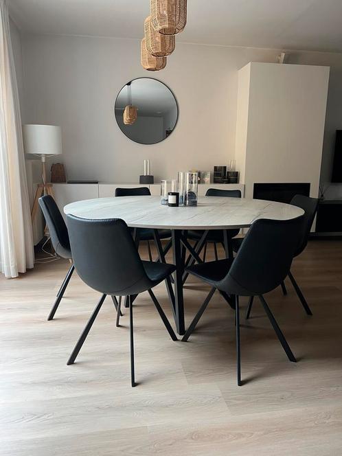 Ronde moderne eettafel - Hout met zwarte poot, Huis en Inrichting, Tafels | Eettafels, Zo goed als nieuw, 150 tot 200 cm, 150 tot 200 cm