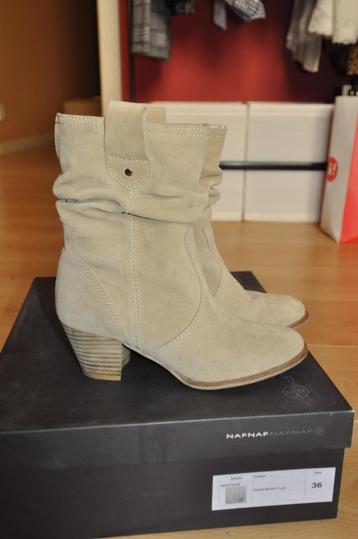 Naf Naf bottes daim beige t.36 comme neuves beschikbaar voor biedingen
