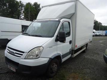 Iveco Daily 120 pk ,alubak ,4 mtr x 2.2 mtr ,140 dkm, rijd p beschikbaar voor biedingen