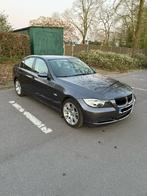 BMW 318D E90 2007 291000km, Auto's, BMW, Achterwielaandrijving, Zwart, Navigatiesysteem, Alcantara