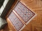 2 identieke vloerkleden uit Tunesië, Huis en Inrichting, Stoffering | Tapijten en Vloerkleden, Ophalen, Gebruikt