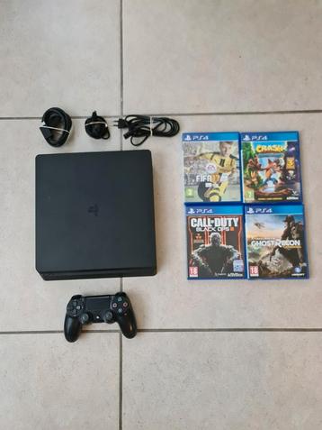 Playstation 4 Slim met controllers en games beschikbaar voor biedingen