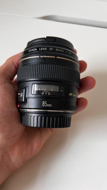 Canon-objectief van 85 mm beschikbaar voor biedingen