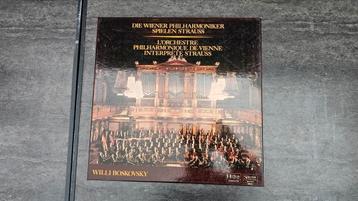 Verzamelbox 8 LP Die Wiener Philharmoniker Spielen Strauss beschikbaar voor biedingen
