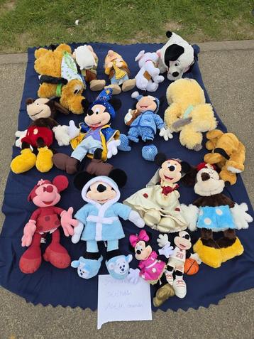 Peluches Disneyland Paris 10€/pièce  beschikbaar voor biedingen