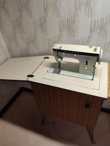 Singer 257 naaimachine Kastmodel  beschikbaar voor biedingen