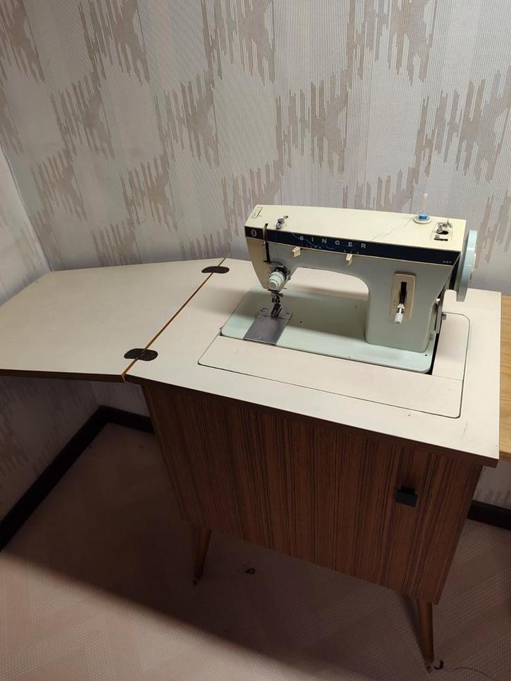 Singer 257 naaimachine Kastmodel, Hobby en Vrije tijd, Naaimachines en Toebehoren, Naaimachine, Singer, Ophalen
