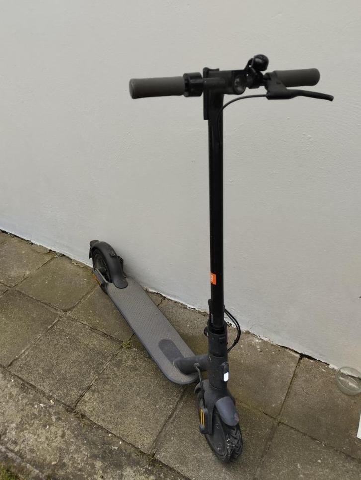 XIOMI scooter voor volwassenen, Fietsen en Brommers, Steps, Zo goed als nieuw, Elektrische step (E-scooter), Ophalen
