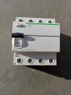 différentiel 4P 63A 300mA,  CABLE XVB3G2,5 XGB3G2,5, Ophalen, Nieuw, Schakelaar
