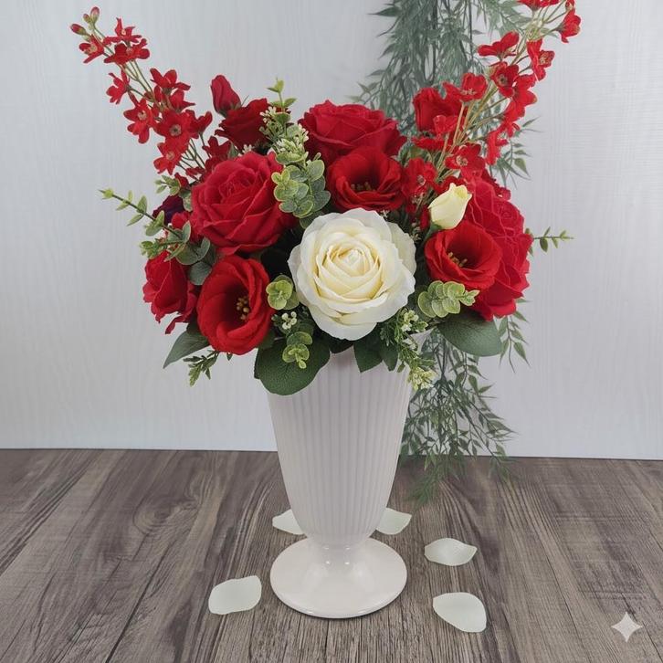 Wedgwood Edme Vaas 24cm hoog, Antiek en Kunst, Antiek | Servies los, Ophalen of Verzenden