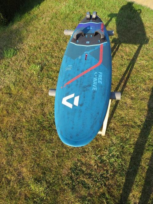 Duotone Freewave SLS 95L als nieuw, Watersport en Boten, Windsurfen, Nieuw, Plank, Minder dan 250 cm, Met vin(nen), Ophalen