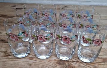 12 Vintage drinkglazen Luminarc, klaprozen en bloemen beschikbaar voor biedingen