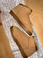 Ugg neuf taille 36 et 38 disponible neuf jamais porte, Ophalen of Verzenden