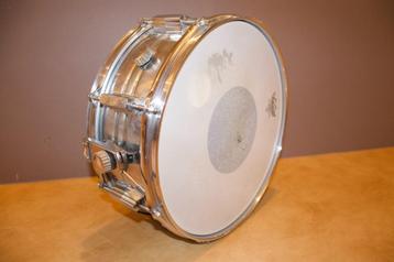 Opruiming materiaal drums en percussie beschikbaar voor biedingen