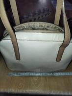 Prada handtas in beige, Handtassen en Accessoires, Tassen | Damestassen, Ophalen of Verzenden, Gebruikt, Beige, Handtas