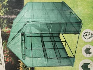 Tuinserre of garage voor brommer beschikbaar voor biedingen