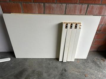 Ikea eettafel beschikbaar voor biedingen