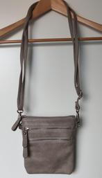 Emily & Noah Emma Schoudertas 3(L) x17(B) x19(H) cm, Handtassen en Accessoires, Tassen | Schoudertassen, Ophalen of Verzenden