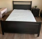 Bruin ikea bed incl. nachtkastje, Huis en Inrichting, Ophalen, Gebruikt, Bruin, 140 cm
