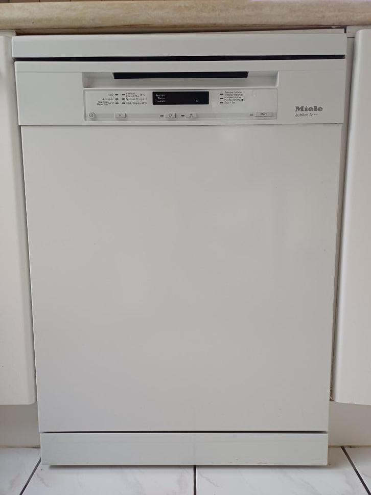 Vaatwasser, Elektronische apparatuur, Vaatwasmachines, Zo goed als nieuw, Vrijstaand, Energieklasse A of zuiniger, Eco programma