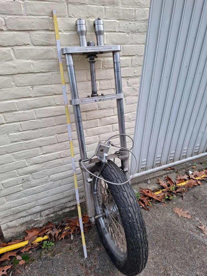 Verlengde voorvork chopper + risers + wiel 19" + remklauw, Motoren, Onderdelen | Merk-onafhankelijk, Ophalen