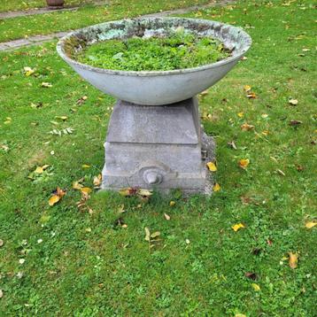 Socle et vasque ,très lourd beschikbaar voor biedingen