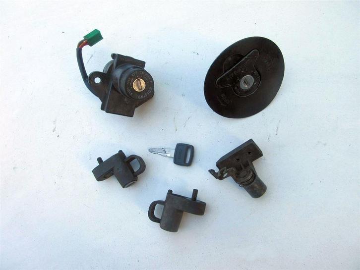 Suzuki GSX750ES slotenset GSX750EF contactslot tankdop slot, Motoren, Onderdelen | Suzuki, Gebruikt, Ophalen of Verzenden