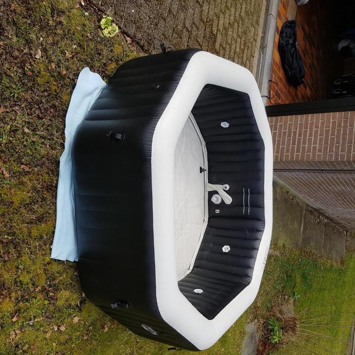Spa gonflable intex 6places, Tuin en Terras, Bubbelbaden en Hottubs, Zo goed als nieuw, Opblaasbaar, Afdekzeil, Grondzeil, Ophalen