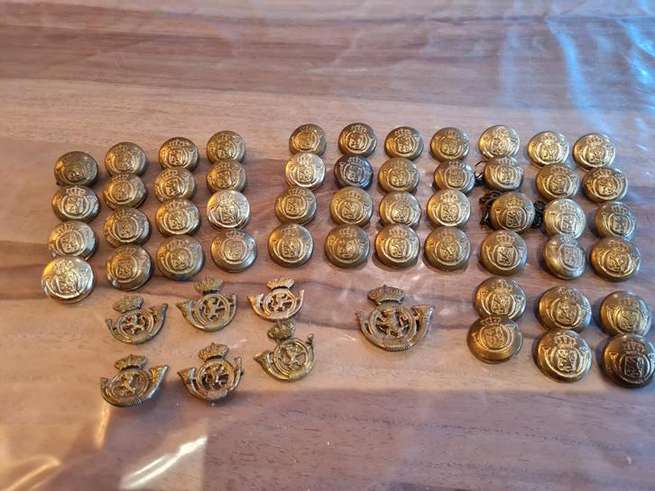Belgische knopen/emblemen, Handtassen en Accessoires, Bedels, Overige materialen, Ophalen