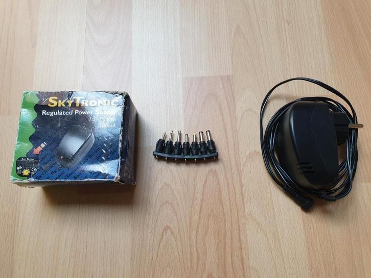 Skytronic - Regulated Power Supply - 1.5-12Vdc,500mA, Elektronische apparatuur, Onderdelen en Toebehoren, Gebruikt, Ophalen of Verzenden