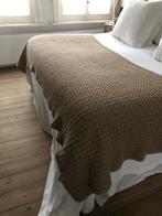 NIEUW HANDGEMAAKT DEKEN SPREI PLAID BED WOL ZANDKLEUR, Ophalen of Verzenden, Nieuw
