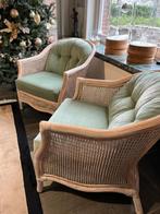 2 zeteltjes met 2 bijhorende bijzettafeltjes, Huis en Inrichting, Ophalen, Zo goed als nieuw