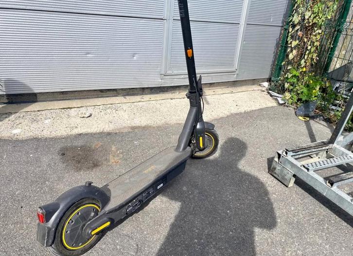Ninebot G30, Fietsen en Brommers, Steps, Zo goed als nieuw, Elektrische step (E-scooter), Ophalen
