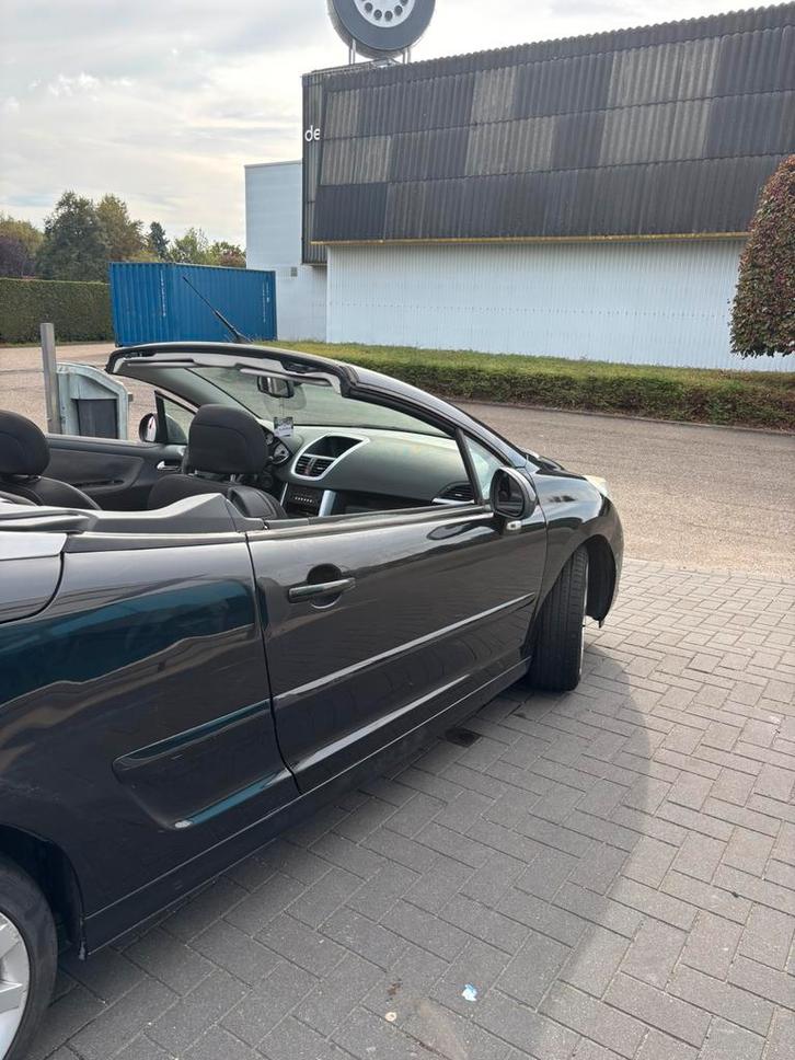 Peugot 207cc cabriolet automaat rijdt perfect op 92000km!!!!, Auto's, Peugeot, Particulier, Airbags, Bluetooth, Elektrische buitenspiegels