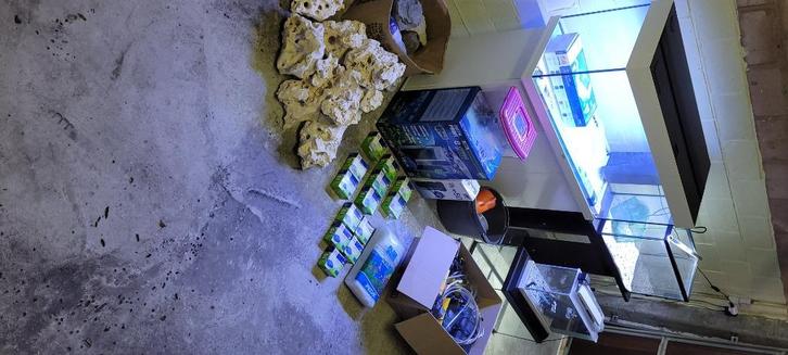 Aquariums/filtersystemen/stenen/benodigdheden, Dieren en Toebehoren, Vissen | Aquaria en Toebehoren, Gebruikt, Leeg aquarium, Ophalen