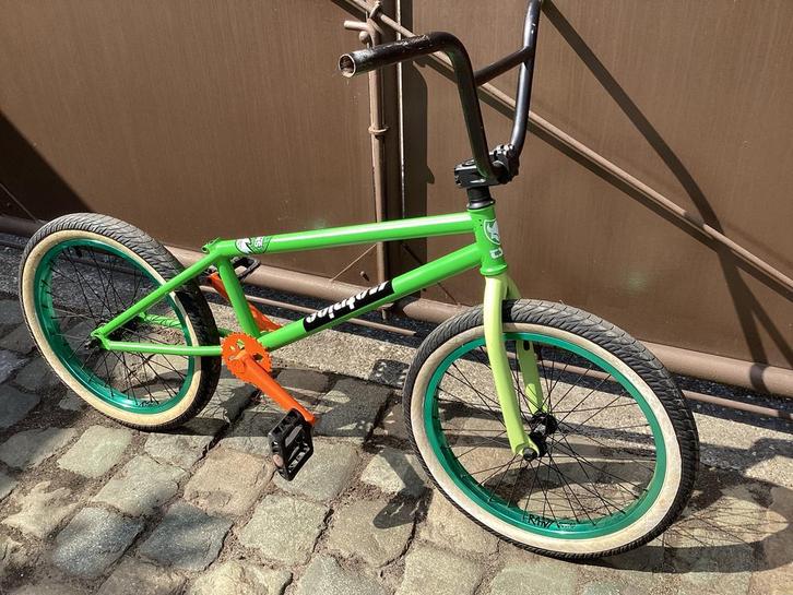 BMX Rant Squad Moonwalker Party on V2 project, Fietsen en Brommers, Fietsen | Crossfietsen en BMX, Gebruikt, Ophalen