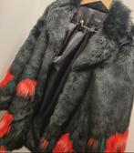 Prachtige Guess Faux Fur Jas met Rode Groene tinten. Maat 16, Kleding | Dames, Ophalen, Zo goed als nieuw, Maat 38/40 (M)