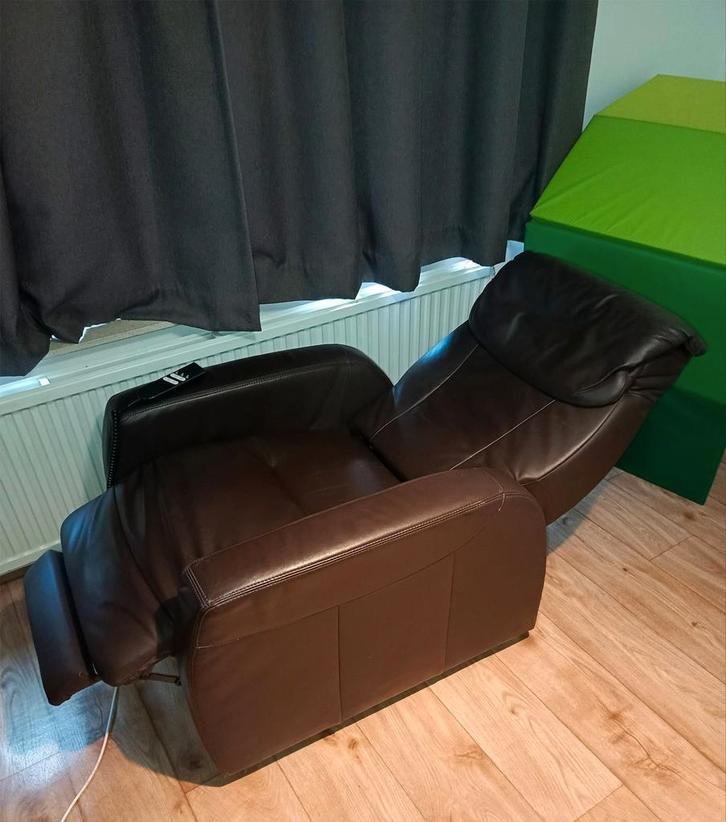Elektrische leren relaxstoel OKIN (Made in EU), Huis en Inrichting, Fauteuils, Zo goed als nieuw, Hout, Leer, Metaal, 75 tot 100 cm