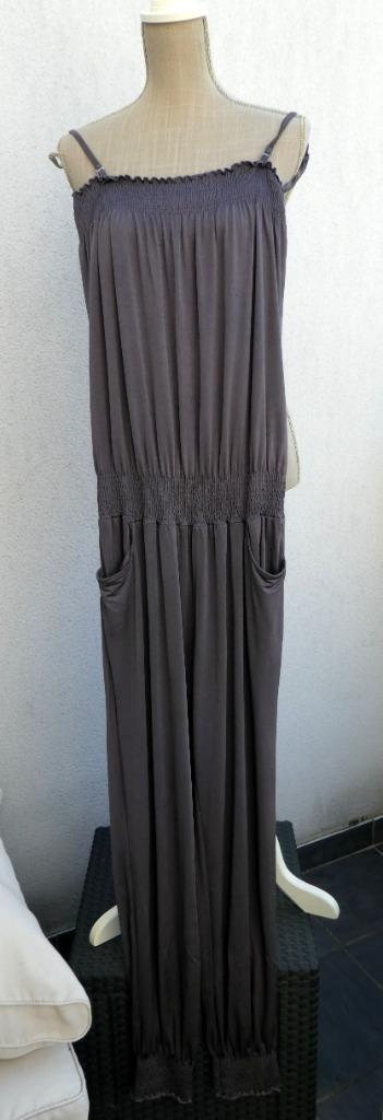 Zeer mooie grijze jumpsuit maat 40/42 beschikbaar voor biedingen