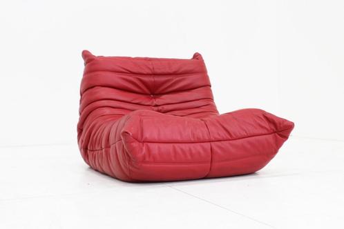 Togo 1zits fauteuil rood leer Ligne Roset Michel Ducaroy, Antiek en Kunst, Antiek | Meubels | Stoelen en Sofa's, Ophalen