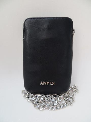 ANI DI klein tasje voor bril, enz met ketting  beschikbaar voor biedingen