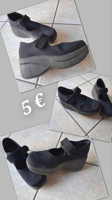 Vintage plateau schoenen beschikbaar voor biedingen
