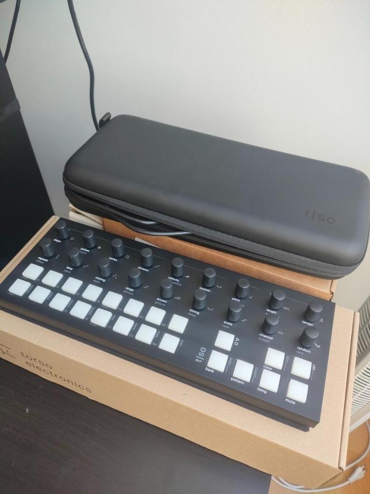 Torso T-1 + carry bag, Muziek en Instrumenten, Midi-apparatuur, Ophalen of Verzenden